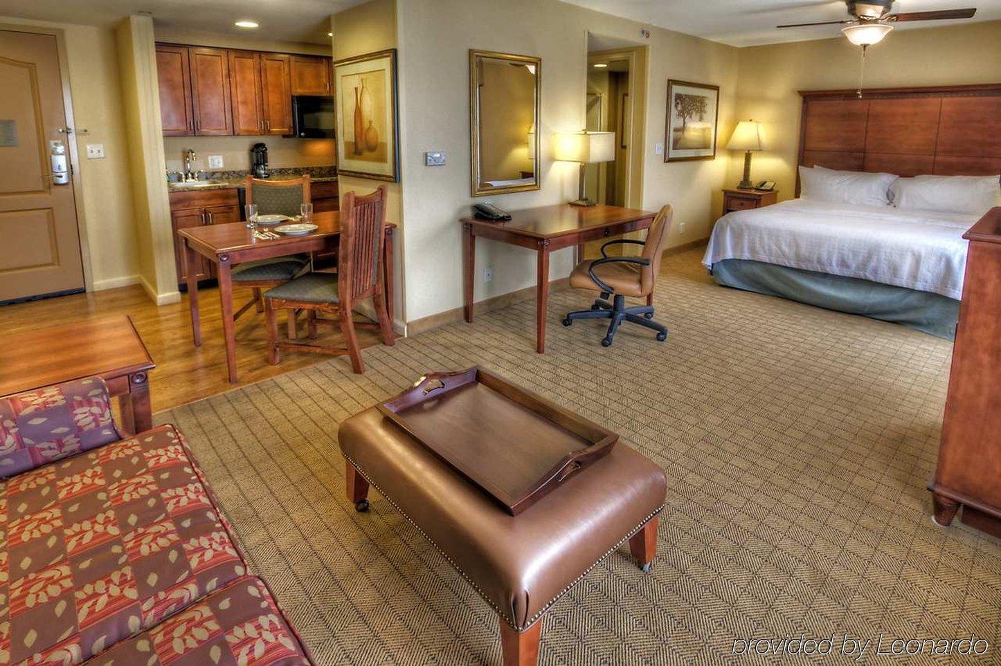 โฮมวู้ด สวีท บาย ฮิลตัน เดนตัน Hotel ภายนอก รูปภาพ