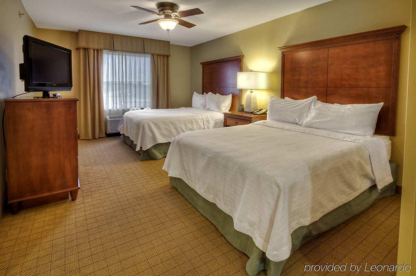 โฮมวู้ด สวีท บาย ฮิลตัน เดนตัน Hotel ภายนอก รูปภาพ