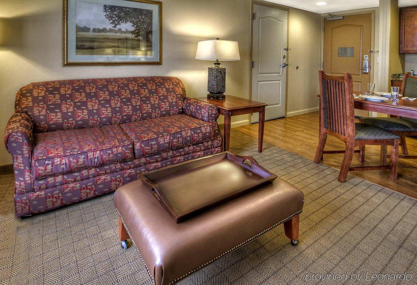 โฮมวู้ด สวีท บาย ฮิลตัน เดนตัน Hotel ภายนอก รูปภาพ